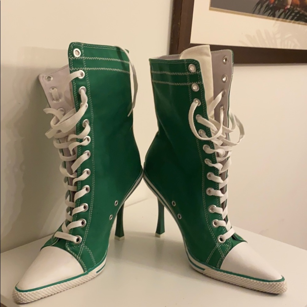 EUC Green and white high heel sneaker boots Sz 9